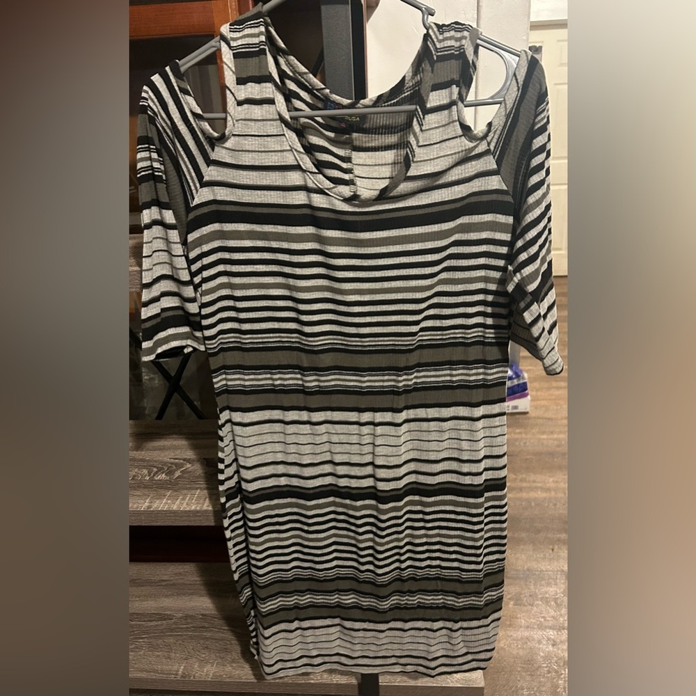 B famous open shoulder dress